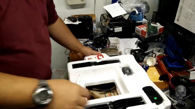 unboxing syma x8hC but have to be x8hG смотреть онлайн