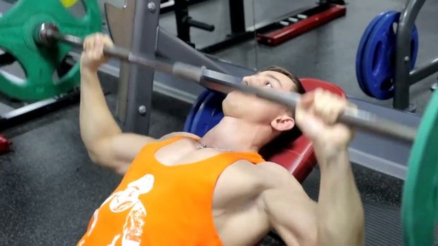 007 Наклонный жим смотреть онлайн