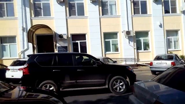 Оголенные провода в самом центре Сочи, напротив офиса Кубаньэнергосбыта! смотреть онлайн
