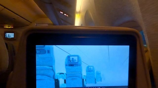 Путешествие с Emirates на Boeing 777. Вылет из ночного Дубая и посадка на рассвете аэропорт Мале.
