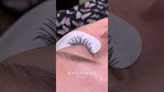 Трендовые эффекты наращивания #rostovskayabeauty #наращиваниересниц #наращиваниересницобучение смотреть онлайн