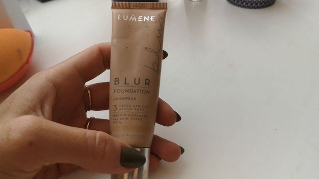 Всем известный тональный крем Lumene Blur смотреть онлайн
