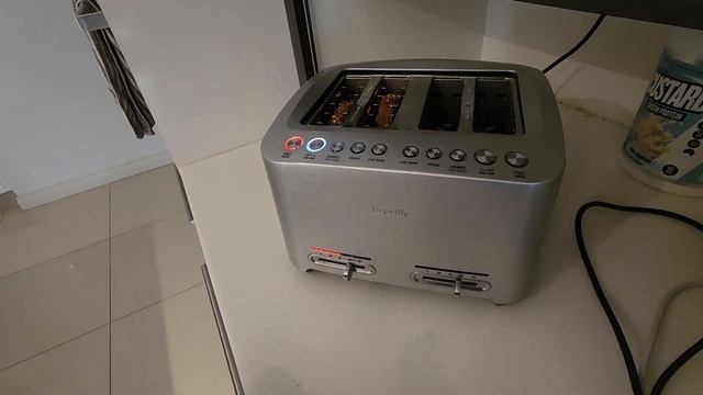 Breville 4-Slice Die-Cast Smart Toaster, Stainless Steel Review смотреть онлайн