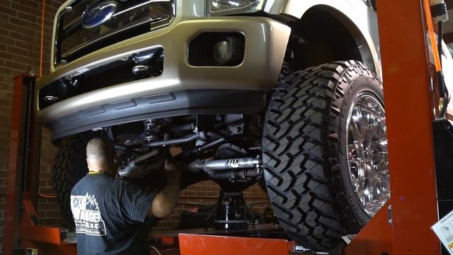 2011 Ford F-250 BDS Suspension 8-inch Coilover Lift Install смотреть онлайн