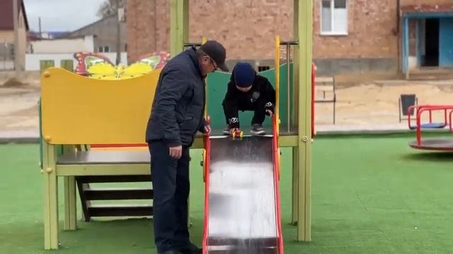 "Гүлдер"ортаңғы тобы тәрбиеленуші Қуанышқали Нұрмұхаммед "Әкем-асқар тауым" смотреть онлайн