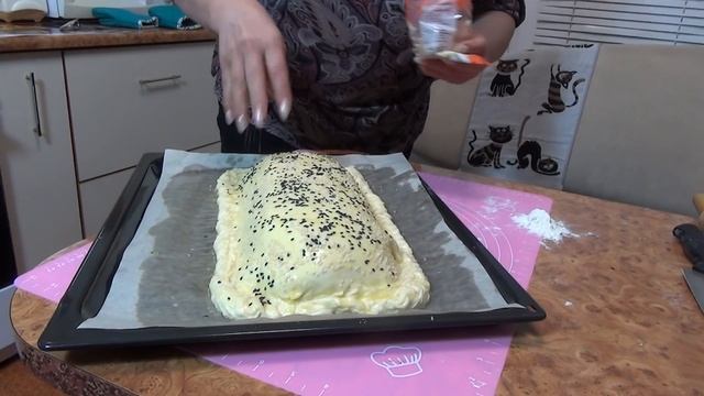 Как приготовить Царский пирог с рыбой, грибами, сыром и корнишонами от ключницы. Домашняя выпечка. смотреть онлайн