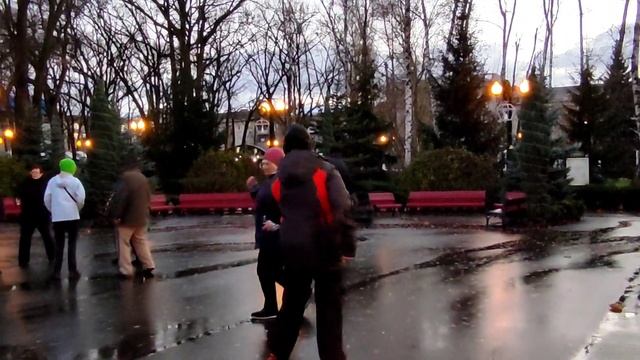 СПОРЬ, НЕ СПОРЬ, БЕЗ ЖЕНЩИН СЧАСТЬЯ НЕТ!?/ТАНЦЫ В ПАРКЕ ГОРЬКОГО ХАРЬКОВ НОЯБРЬ 2021 смотреть онлайн