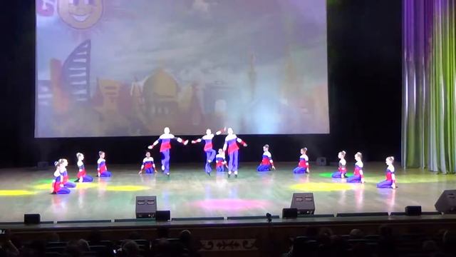 Я шагаю_Ансамбль танца "Спектр" смотреть онлайн