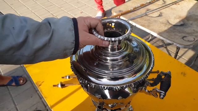 Казанская барахолка, ул. Карима Тинчурина. 25 08 2019. Два Самовара. Рамис на Казанской барахолке