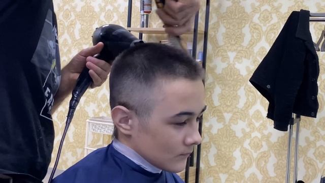 Мужская стрижка 449#haircut#hairstyle смотри как это делать ??? смотреть онлайн