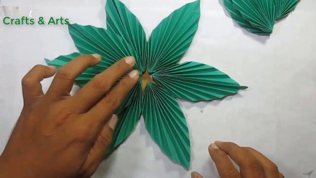 SIMPLE IDEAS WALL DECORATION OF PAPER-Ide Hiasan Dinding Dari Kertas смотреть онлайн