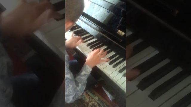 Я играю на пианино смотреть онлайн