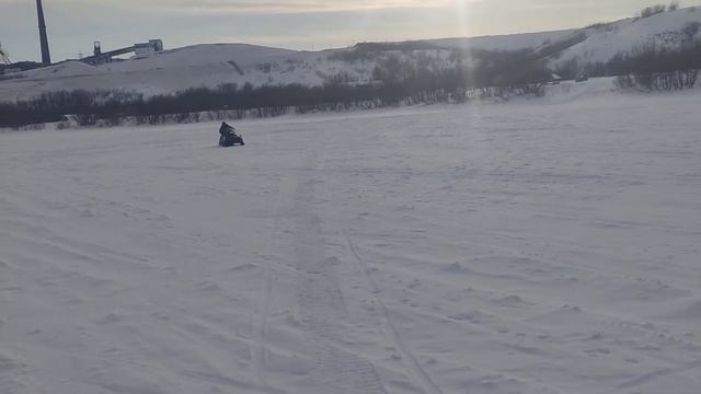 бомбический снегоход ямаха V MAX смотреть онлайн