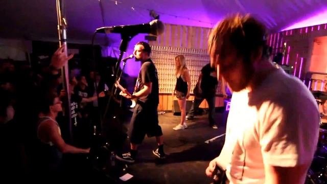 Craigs Brother - Dear Charlotte смотреть онлайн