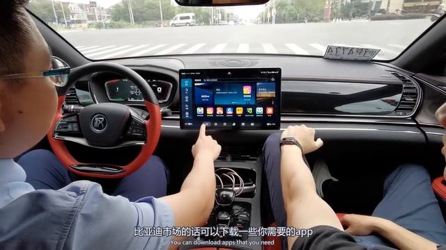 BYD Han EV Test Drive 华裔小哥试驾完直接掏出卡？比亚迪汉EV高性能版试驾实录