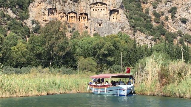 Ausflug nach Dalyan Fischerboot Lykischen Felsengraeber Schildkroettenstrand смотреть онлайн