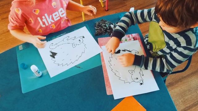 Нетрадиционная техника аппликации (обрывание) "Ёжики" смотреть онлайн