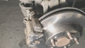 Замена задних тормозных дисков на Honda Civic 9