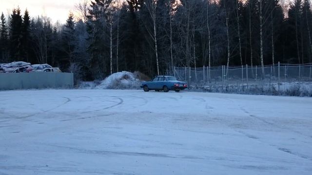Volvo 240 Snow drift (ice) смотреть онлайн