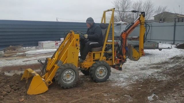 Возможности мини экскаватора-погрузчика в зимних условиях.