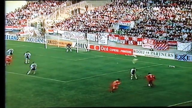FC Utrecht - PSV 1994 1-2 vingertje van Gorter bij Björn van der Doelen смотреть онлайн