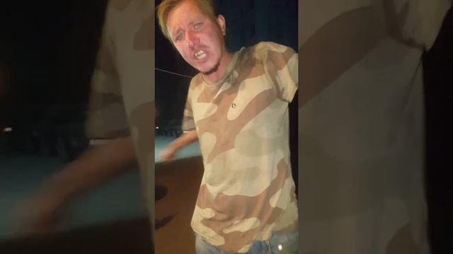 Встретила возле магазина, круто зачитал,ЖИЗА!!! смотреть онлайн