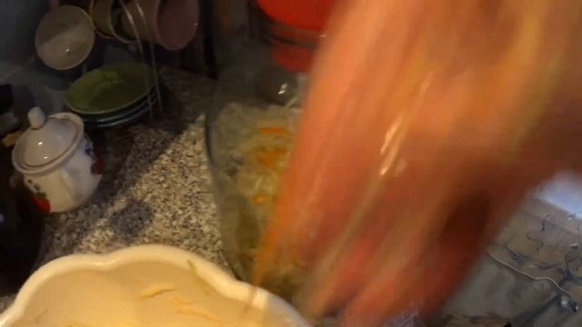 Вкусный салат "Пицца" на завтрак/Купили подарок родителям/Наготовила всего смотреть онлайн