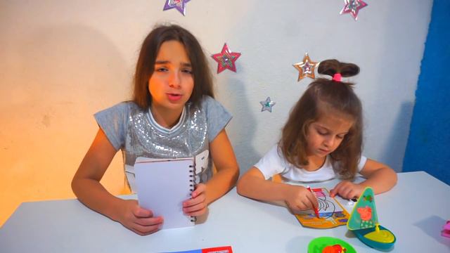 РАСПАКОВКА сюрприз для ЭЛИ / ВОПРОС - ОТВЕТ / ПЕРЕДАЕМ ПРИВЕТЫ смотреть онлайн