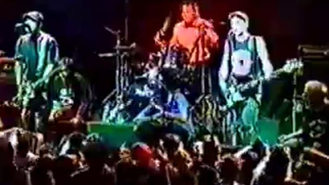 The Queers - 20 - Teenage Bonehead (Live at Hangar 110 22 04 2001) WES @LBVIDZ смотреть онлайн