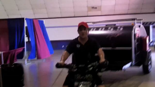 NatGeo 's Doomsday Prepper Tim Ralston tows the BOSS Trailer into the P2E Expo with a Rokon смотреть онлайн