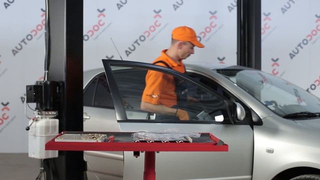 Guide: Så byter du kupéfilter på TOYOTA COROLLA E120 смотреть онлайн