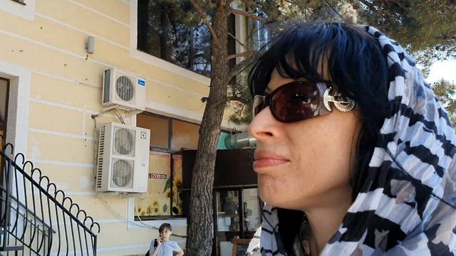 Геленджик Мон Амур. От центра набережной к Толстому мысу смотреть онлайн