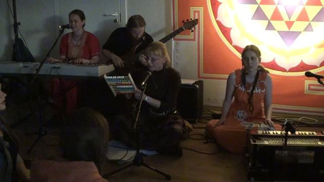 Akhaṇḍā Nām Екатеринбург, 25.05.2013, Расамрита. Удивительная джапа смотреть онлайн