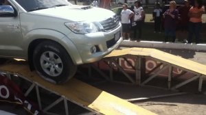 Toyota Hilux 2013 TEST DRIVE