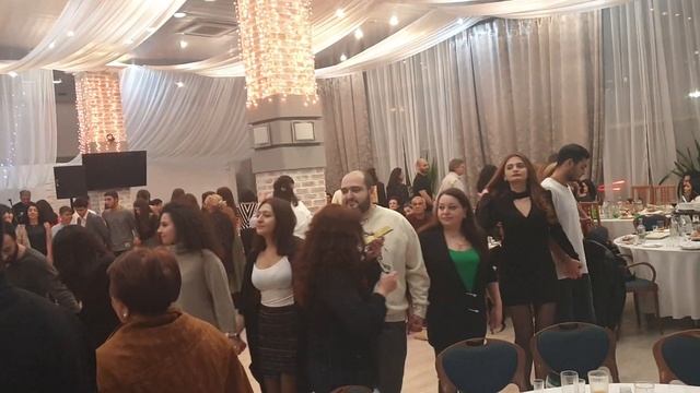 Ассирийцы.Духрана д Мар Гиваргис в Москве.???⚪?Assyrians.Dukhrana d Mar Givargis.Moscow.Russia.?? смотреть онлайн