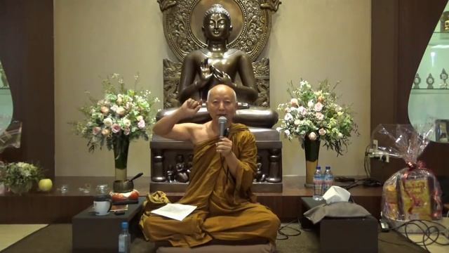 Stream entry is possible for laypersons - Luangpor Dhammavuddho смотреть онлайн