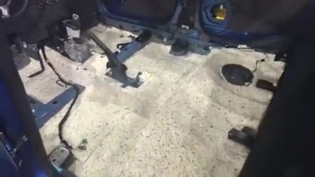 В течении дня сделали шумоизоляцию Рено Логан. Теперь практически полная тишина внутри автомобиля смотреть онлайн