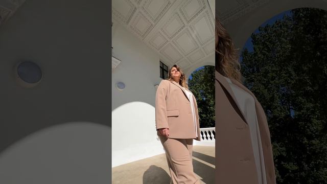 Новая коллекция стильных образов для девушек Plussize