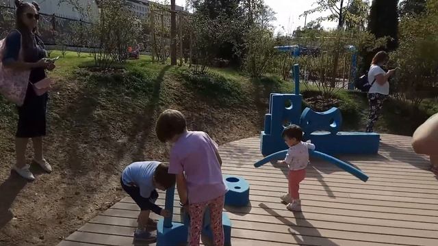 Самая большая в России детская бесплатная площадка/Детская площадка Салют в Москве в парке Горького смотреть онлайн
