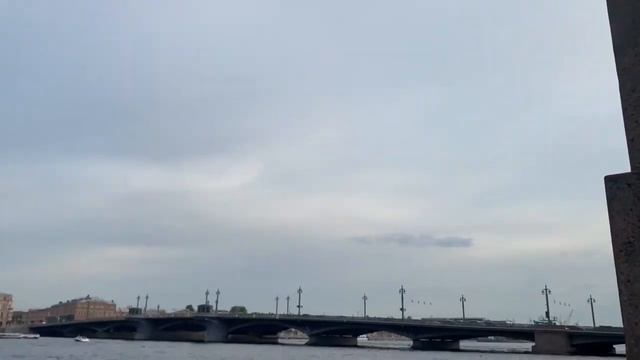 Прогулка по Университетской набережной в Петербурге смотреть онлайн