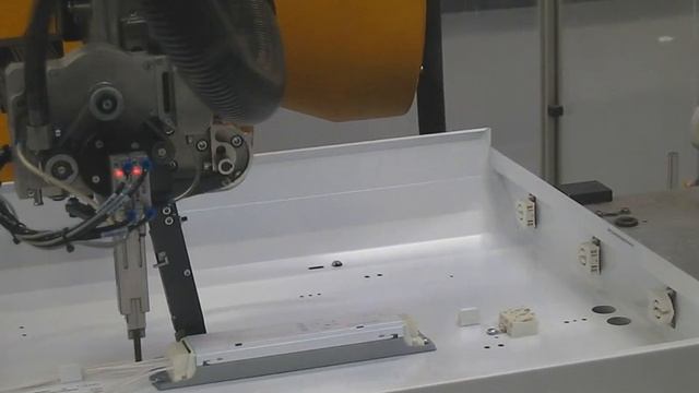 Thorn Lighting Robot arm.mp4 смотреть онлайн