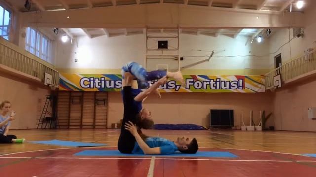 АкроЙога на "Ночи в Университете" 18 мая 2018 смотреть онлайн