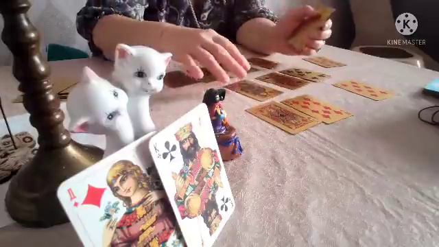 Что происходит в доме у Крестового короля♣️ и Бубновой дымы♦️ смотреть онлайн