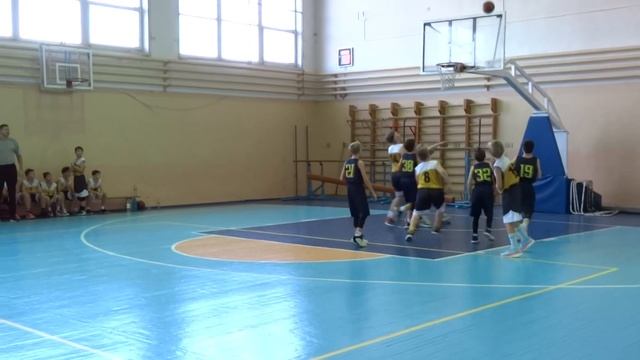 Химки 2013 СШОР №1 - Коломна 2012. 18 ноября 2023 г. 1я четверть. смотреть онлайн