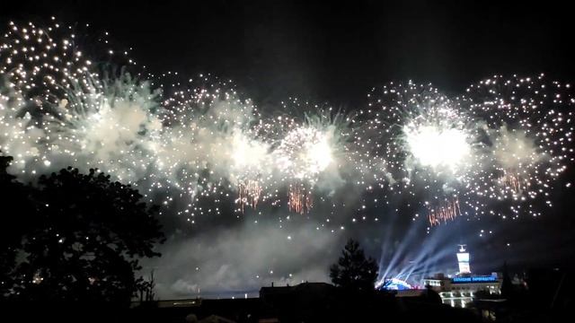 Нижний Новгород 800 лет . Салют . смотреть онлайн