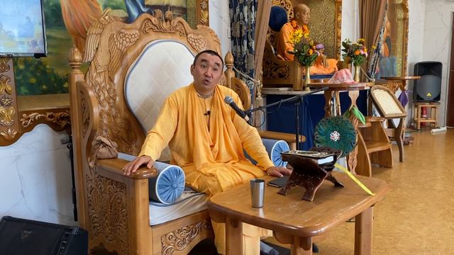 ✅Слушать о Кришне - это служение. Е.С. Даяван Свами смотреть онлайн