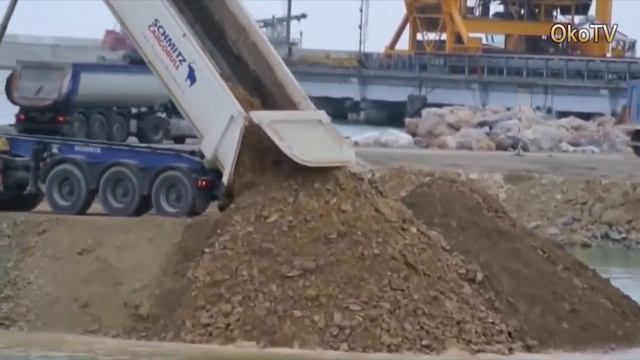 Мощные самосвалы за работой. смотреть онлайн