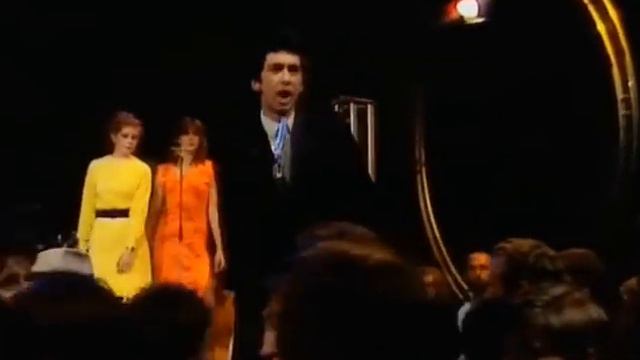 Jona Lewie - You'll Always Find Me In The Kitchen At Parties