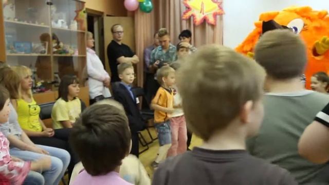 Подари праздник детям. Детмарт смотреть онлайн