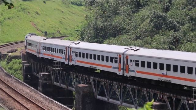 Awesome Trains Action March 2023 | Java Railfanning смотреть онлайн